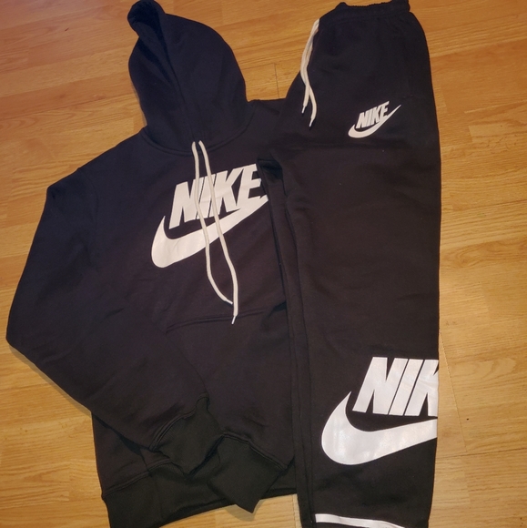 Nike Other - Sweatsuit